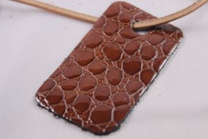 Pella® Lak glad Sattel