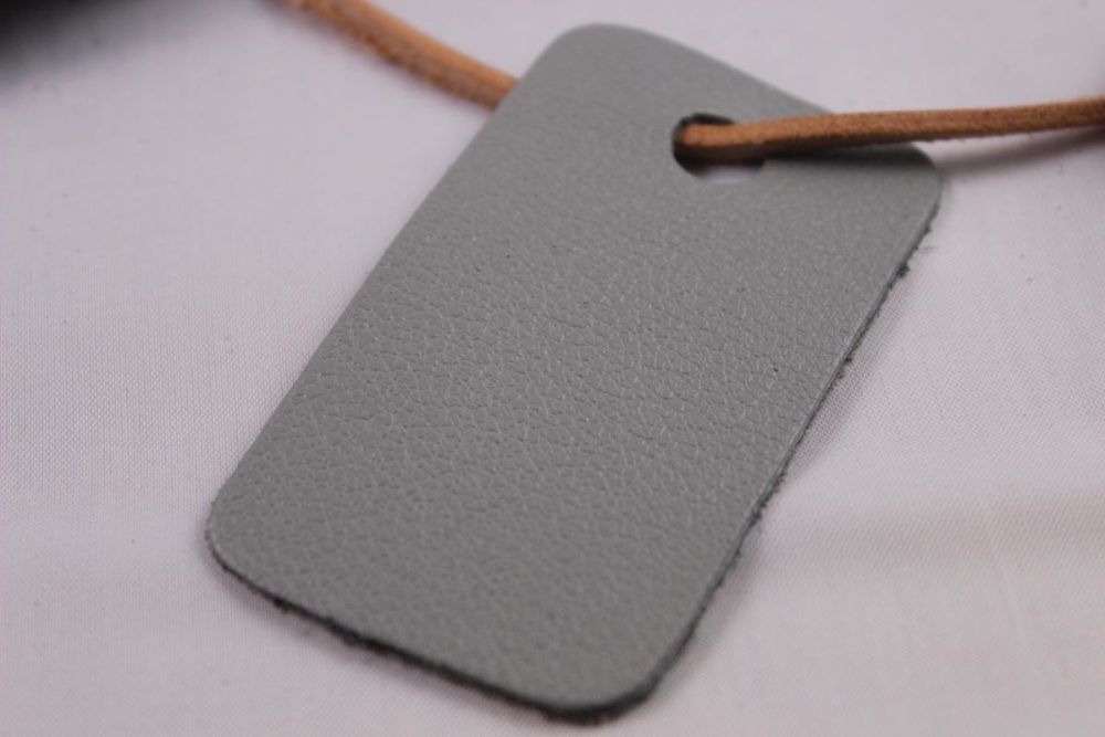 Pella®  GrainSoft Hellgrau