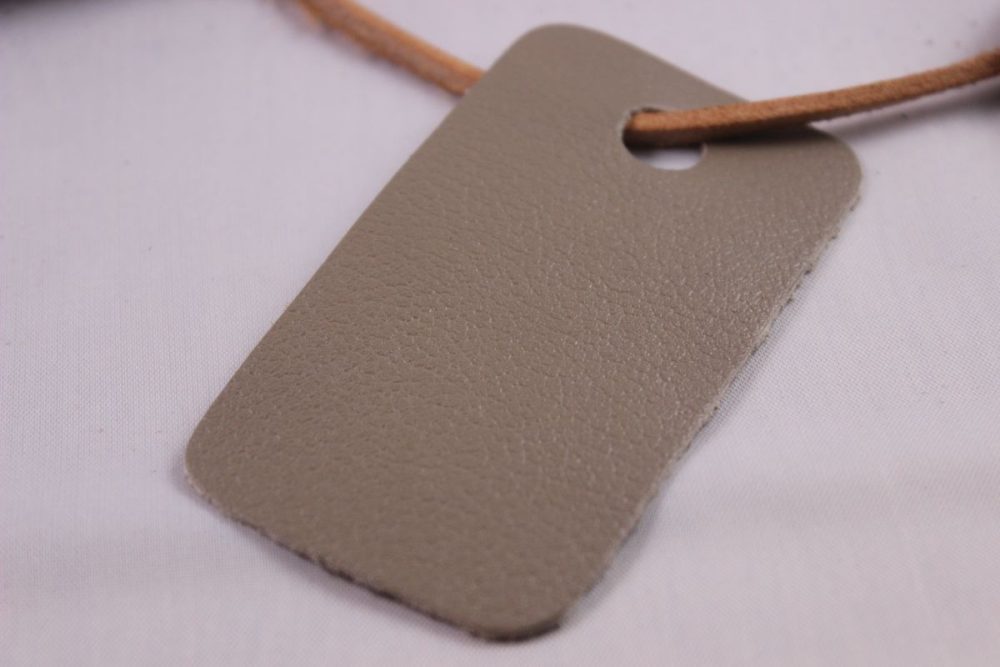 Pella®  GrainSoft Strand
