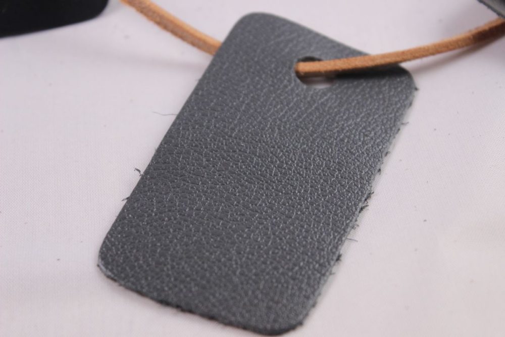 Pella®  GrainSoft Grau
